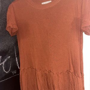 BURGANDY soft ruffle tee